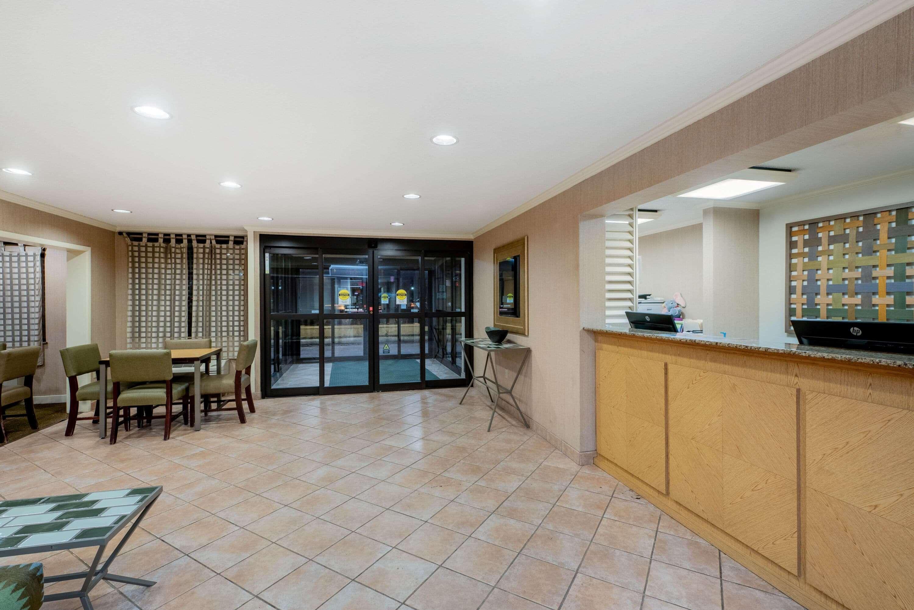 מלון La Quinta By Wyndham Mansfield Oh מראה חיצוני תמונה