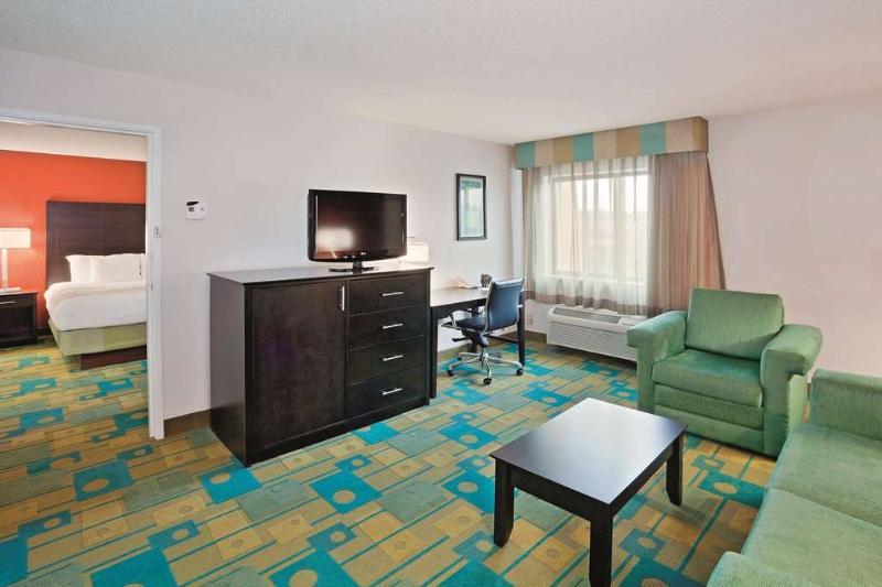 מלון La Quinta By Wyndham Mansfield Oh מראה חיצוני תמונה